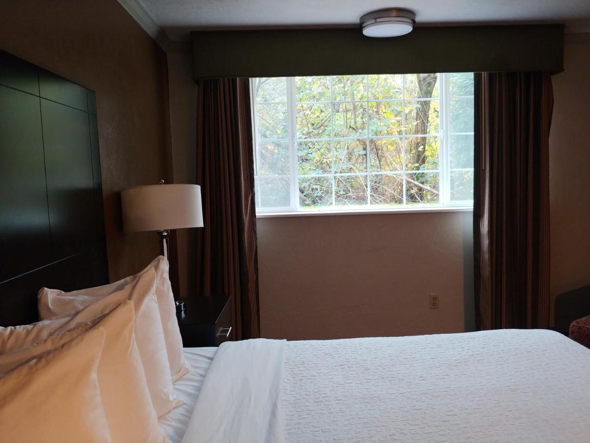 Best Western Plus Parkway Inn Wilsonville Εξωτερικό φωτογραφία