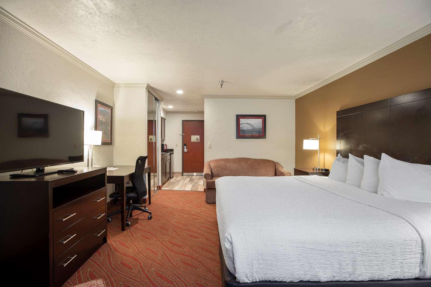 Best Western Plus Parkway Inn Wilsonville Εξωτερικό φωτογραφία