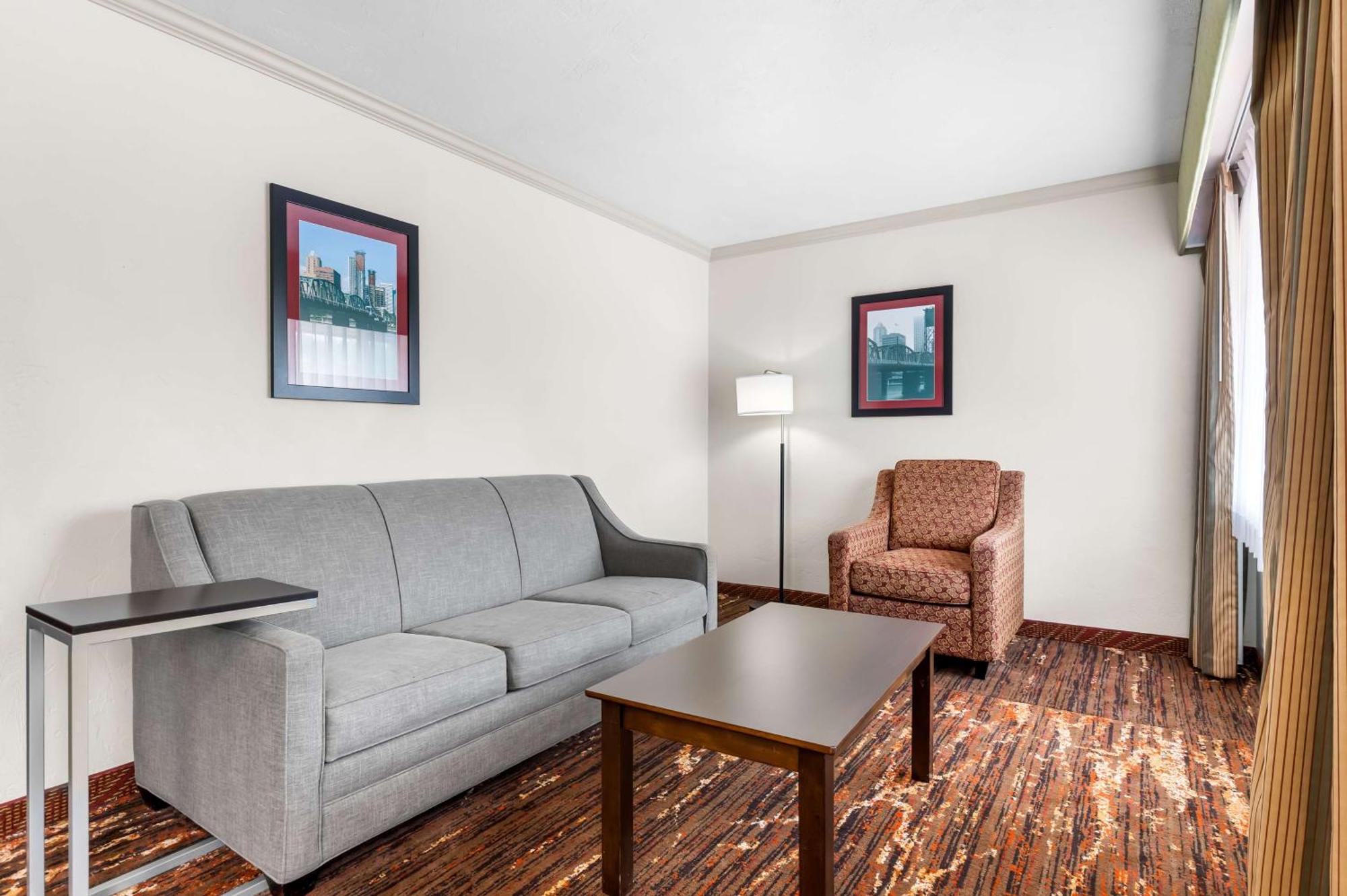 Best Western Plus Parkway Inn Wilsonville Εξωτερικό φωτογραφία