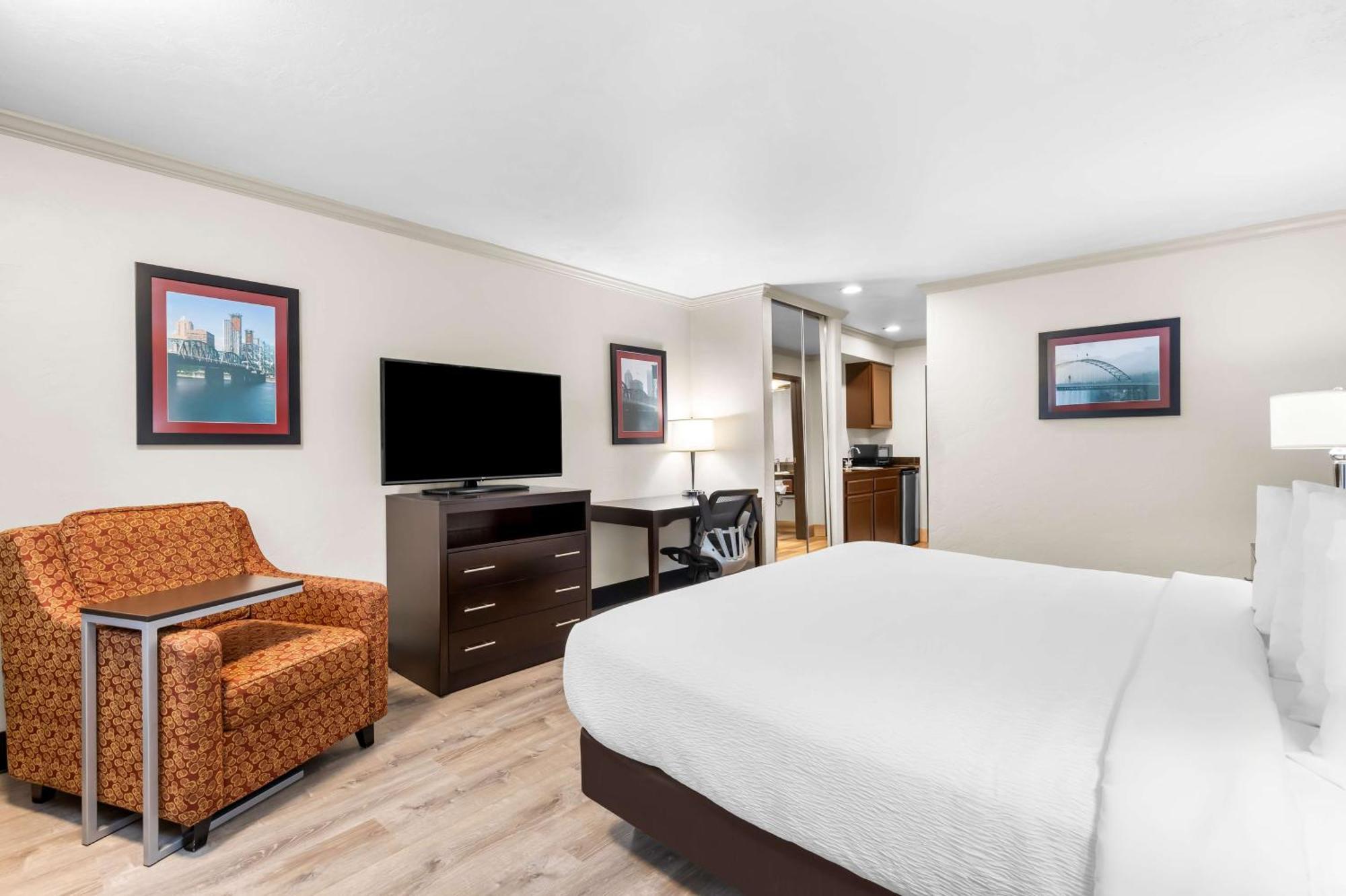 Best Western Plus Parkway Inn Wilsonville Εξωτερικό φωτογραφία